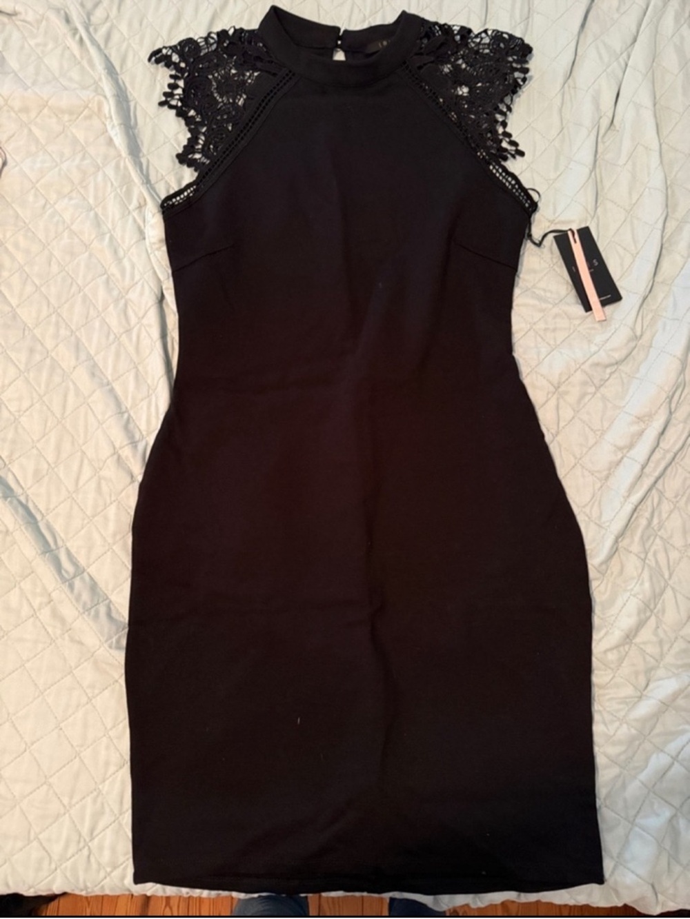 Black Lace Cap-Sleeve Bodycon Dress